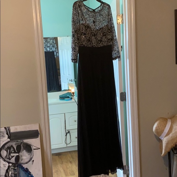 Dresses & Skirts - Black long dress
